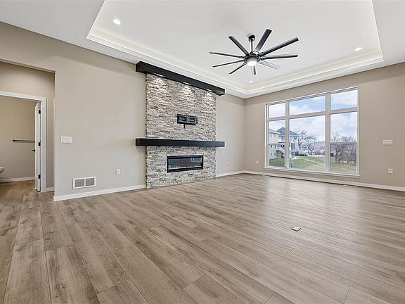 5th image of 606 Rolling Hills Dr