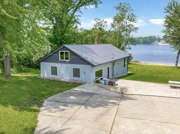 13754 45th St, Bloomingdale, MI 49026