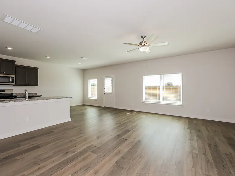 315 Patton Ln — Photo 7