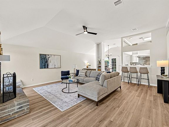 3rd image of 3311 S Briar Knoll Dr