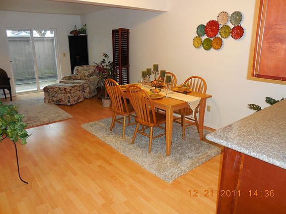 4th image of 4660 N Pearl St APT 6