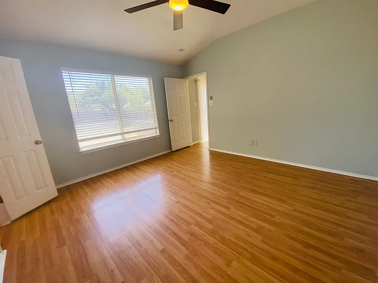 2501 Willow Way — Photo 15