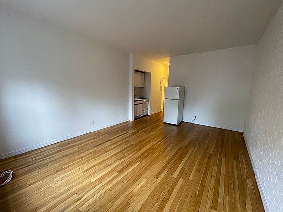 2nd image of 482 E 74th St APT 5A