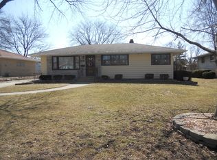 1015 Maple Ct, Lockport, IL 60441