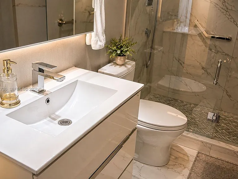1450 Brickell Bay Dr #801 — Photo 10
