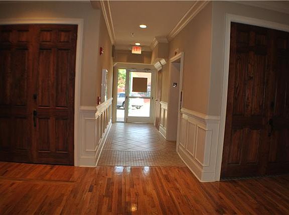 3rd image of 113 Franklin St