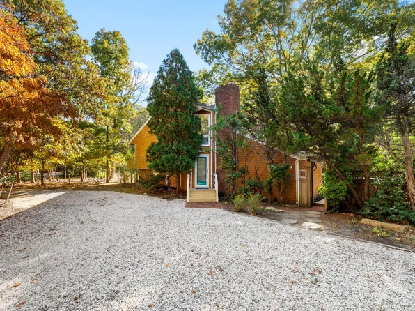 20 Norfolk Drive, Springs, NY 11937