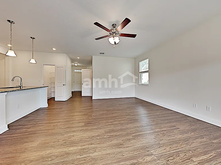398 Sandstone Dr — Photo 10
