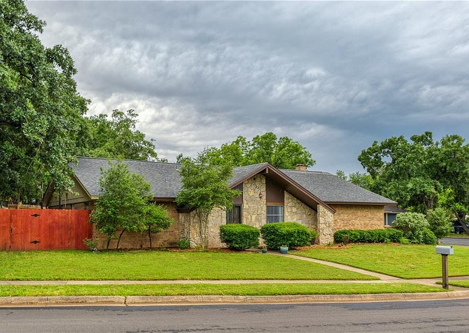 1st image of 1698 Dickerson Dr
