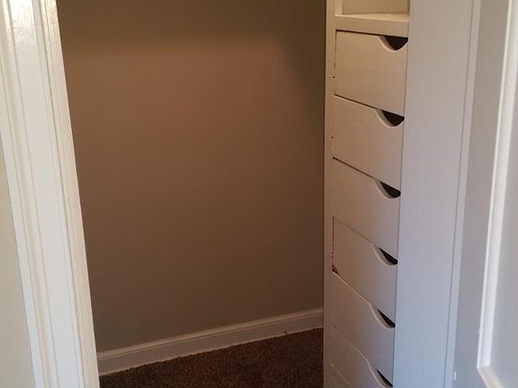 walk in bedroom closet