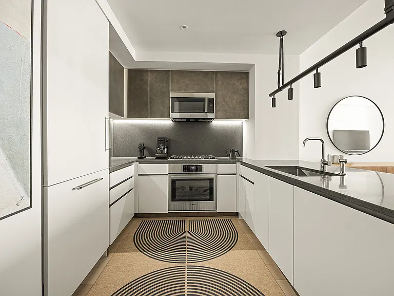 11 Hoyt St #56K — Photo 3