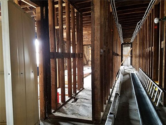 5th image of 305 Depot St