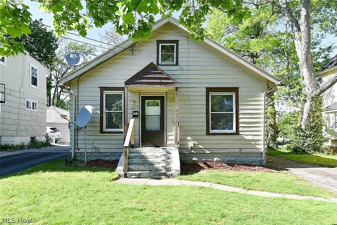2 bed, 1032 sqft, $1,200 — Photo 1