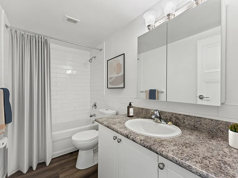 3063 Kingsway Dr — Photo 7