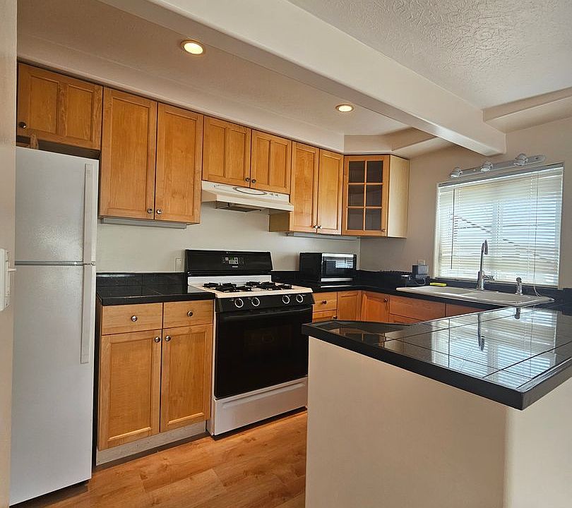 1st image of 99-682 Kahilinai Pl