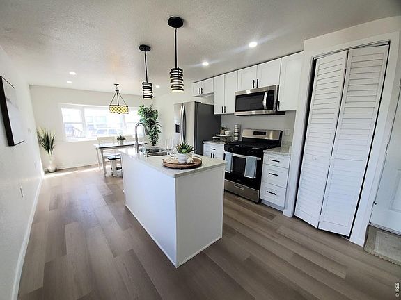 5th image of 221 W 57th St #89B