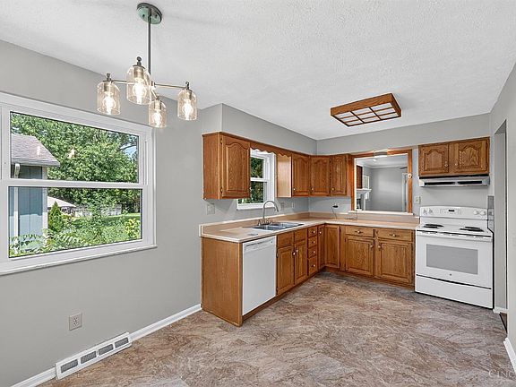 4th image of 2086 Resor Rd