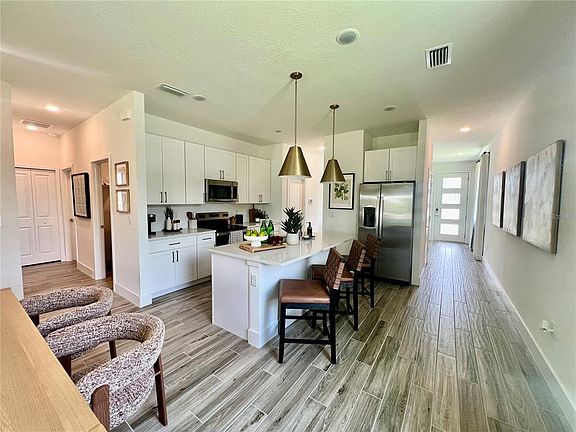 3rd image of 280 Elena Lavin Cir