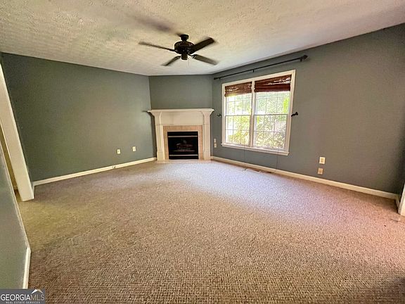 4th image of 215 McDuffie Dr