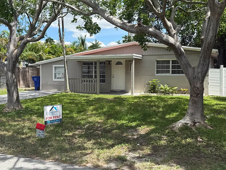 5627 Simms St — Photo 1
