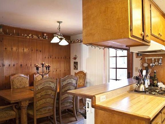 Cozy kitchen and dining a