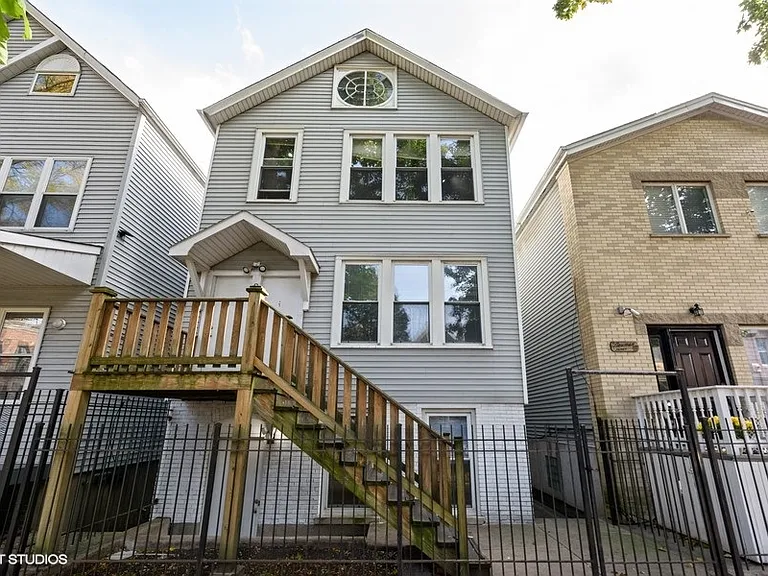 2443 N Greenview Ave #2 — Photo 1