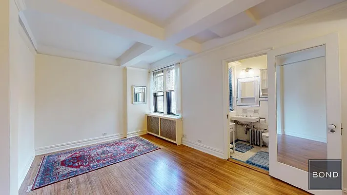 Rented by Bond New York | media 19