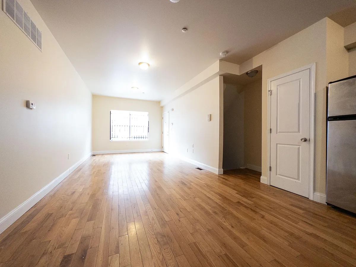 Building Photo - 1913 N Gratz St #1