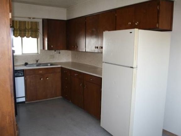 5th image of 1460 NW Deane St APT A
