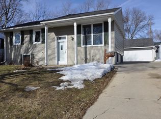 1821 37th St NW, Rochester, MN 55901