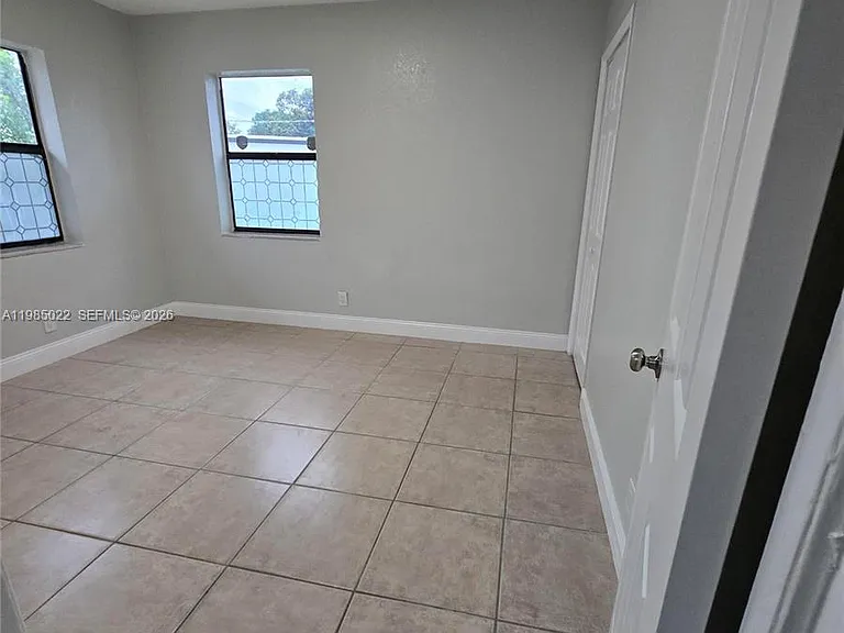 280 NW 31st Ave — Photo 6