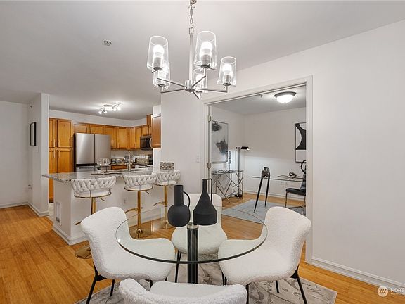 3rd image of 18501 SE Newport Way Unit J139