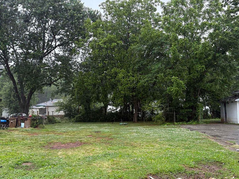 2nd image of 1207 Broadus Ave SE