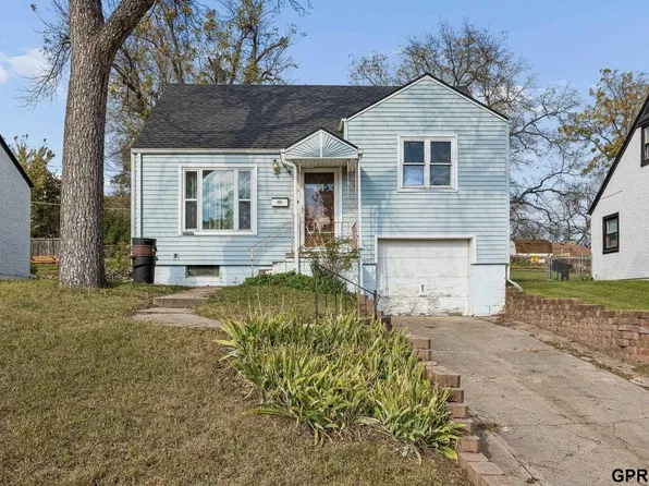 8324 State St, Ralston, NE 68127