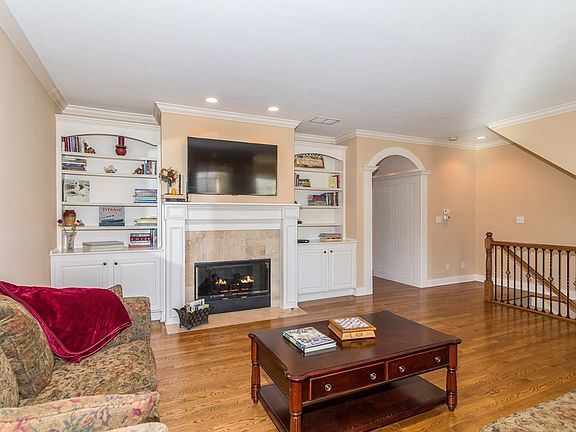 5th image of 12688 Apsley Ln
