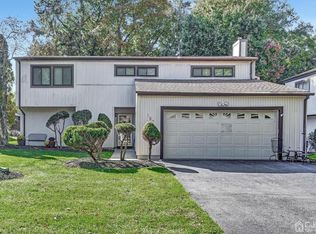 187 Hidden Ct, Old Bridge, NJ 08857