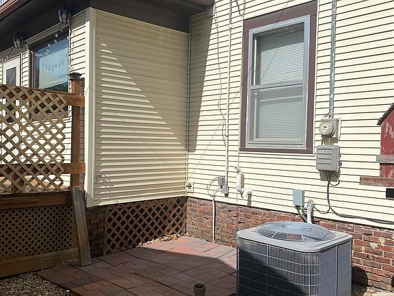 5th image of 504 E Joy St