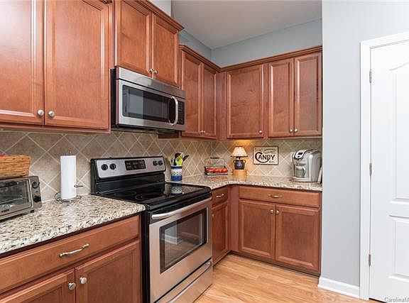 4th image of 2772 Sawbridge Ln