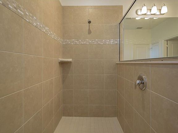5th image of 34024 Pickford Ct