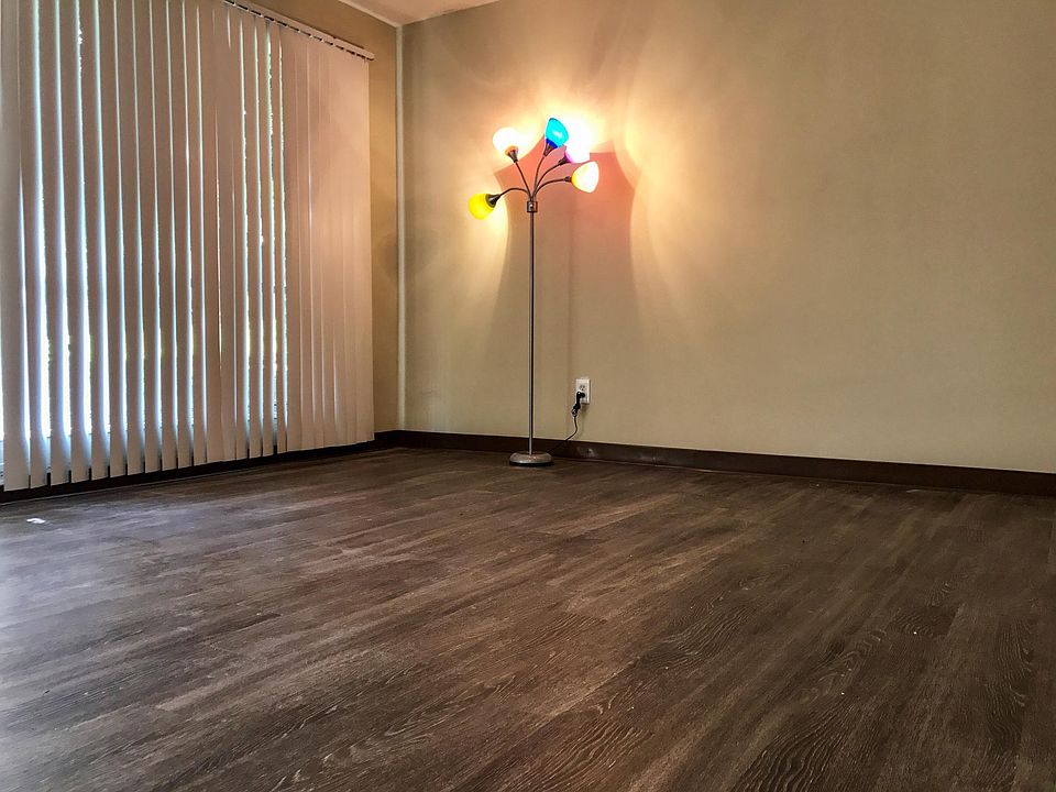 2nd image of 1556 Alexandria Dr APT 5A