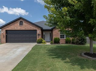 452 Caballo St, Farmington, AR 72730