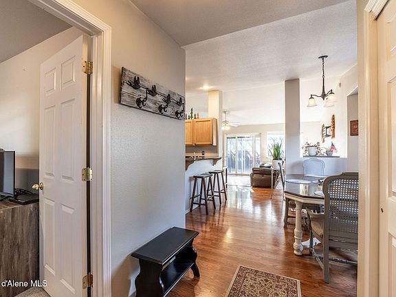 4th image of 150 E Jeffrey Pine Ln