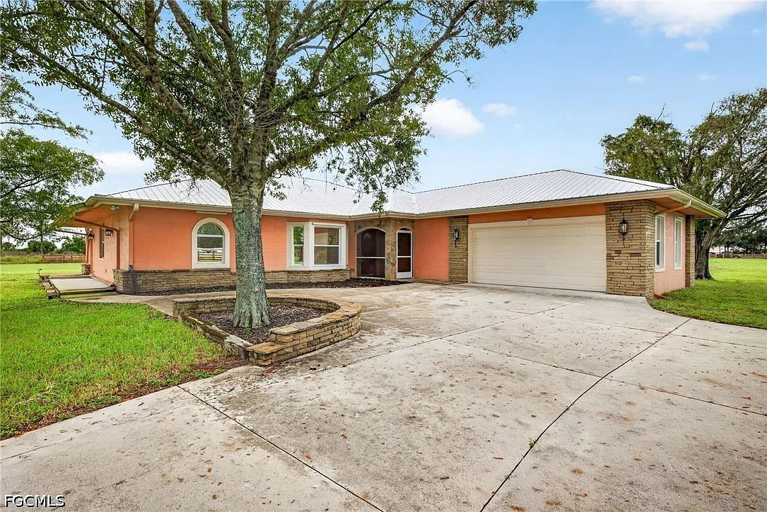 3 bed, 3.0 bath, 2619 sqft, $3,750 — Photo 1