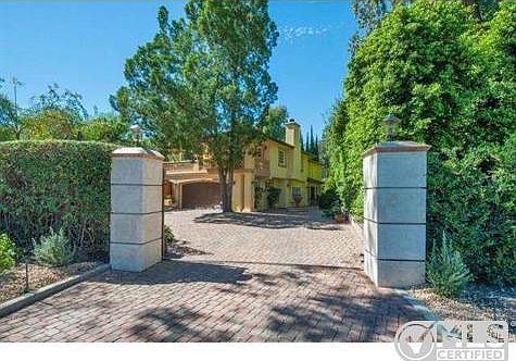 4th image of 4535 Woodley Ave