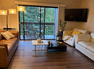 370 Sunderland Rd #B-6, Worcester, MA 01604