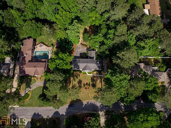 3rd image of 1151 Valley Dr NE