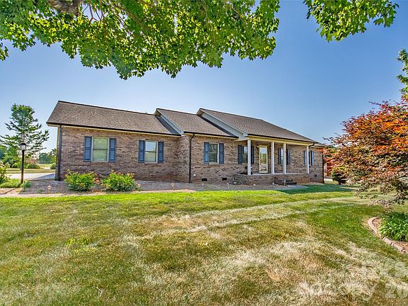 2nd image of 151 Meadow Oaks Dr