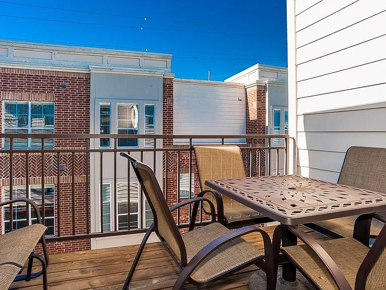 4419 Buena Vista St #2 — Photo 11
