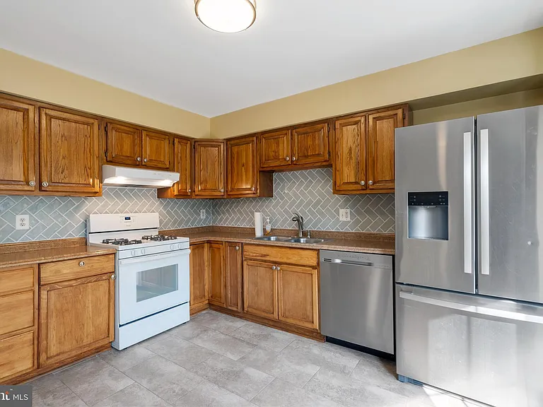 8608 Rocky Gap Ct — Photo 4