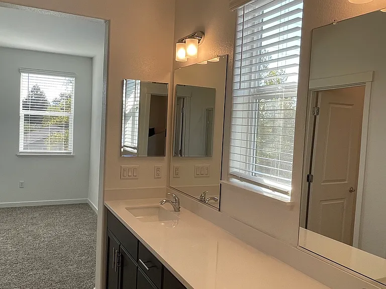 129 Sophia Ct — Photo 18